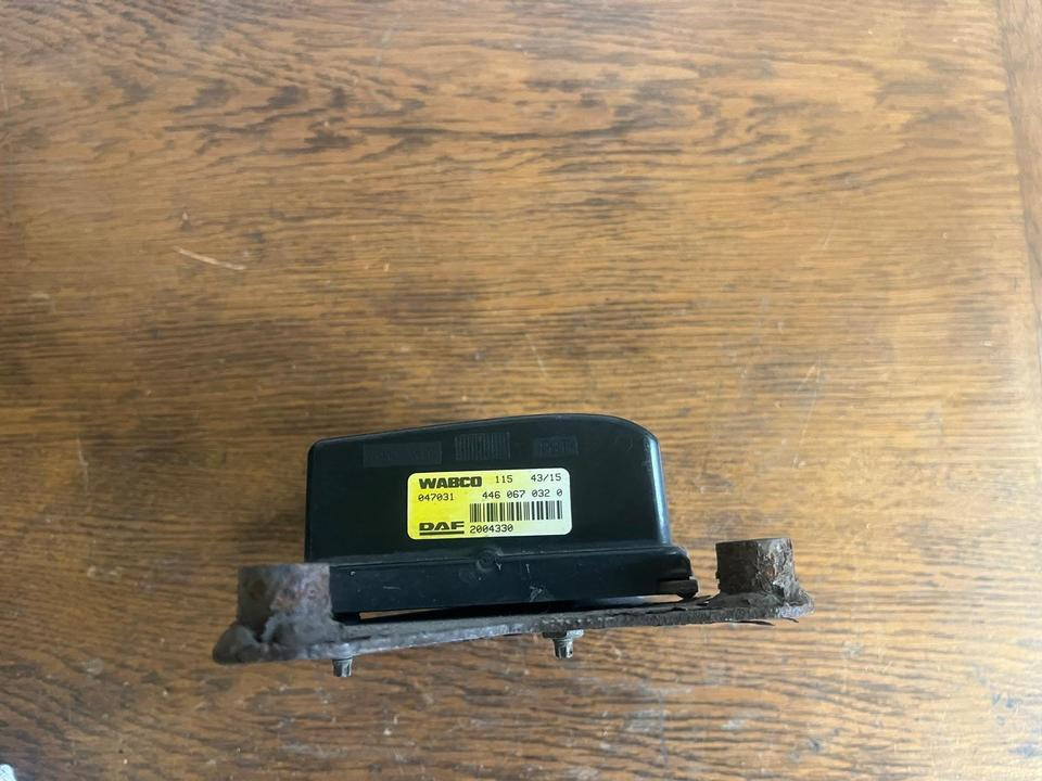 DAF Radarsensor 2004330 WABCO 4460670320 - Sensor para Camión: foto 4 DAF Radarsensor 2004330 WABCO 4460670320 - Sensor para Camión: foto 4