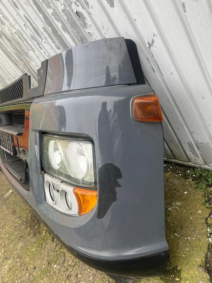 IVECO Stralis 450 Stoßstange - Parachoques para Camión: foto 3 IVECO Stralis 450 Stoßstange - Parachoques para Camión: foto 3