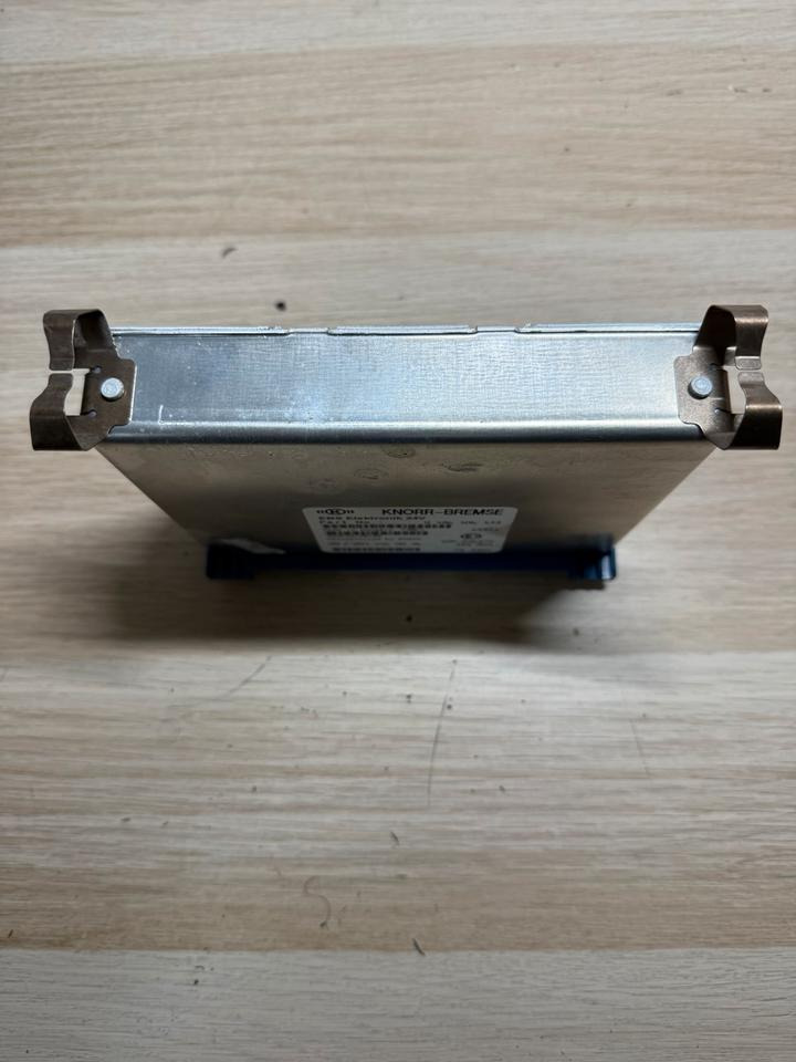 Mercedes Actros MP4 KNORR-BREMSE EBS Steuergerät A0014460036 - Unidad de control: foto 5 Mercedes Actros MP4 KNORR-BREMSE EBS Steuergerät A0014460036 - Unidad de control: foto 5