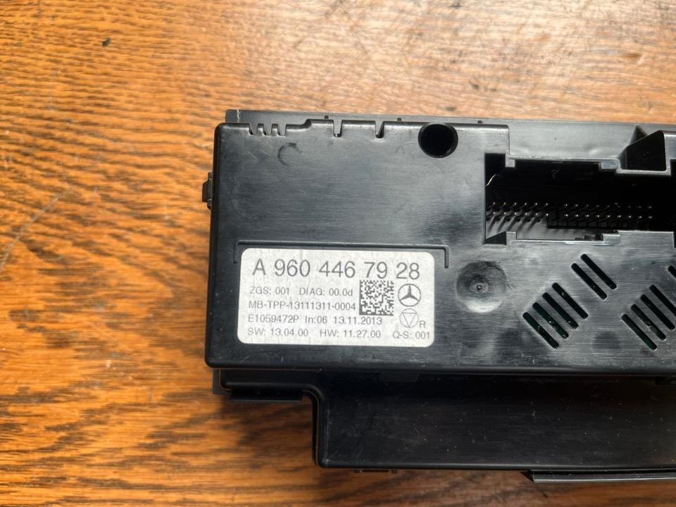 Mercedes Actros MP4 Klimabedienteil Klima Heizung A9604467928 - Cabina e interior para Camión: foto 2 Mercedes Actros MP4 Klimabedienteil Klima Heizung A9604467928 - Cabina e interior para Camión: foto 2