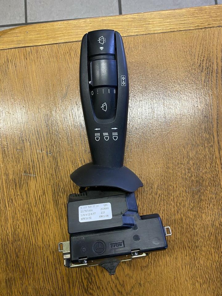 Mercedes Actros MP4 Lenkstockhalter Blinkerhebel Schalter - Cabina e interior para Camión: foto 3 Mercedes Actros MP4 Lenkstockhalter Blinkerhebel Schalter - Cabina e interior para Camión: foto 3