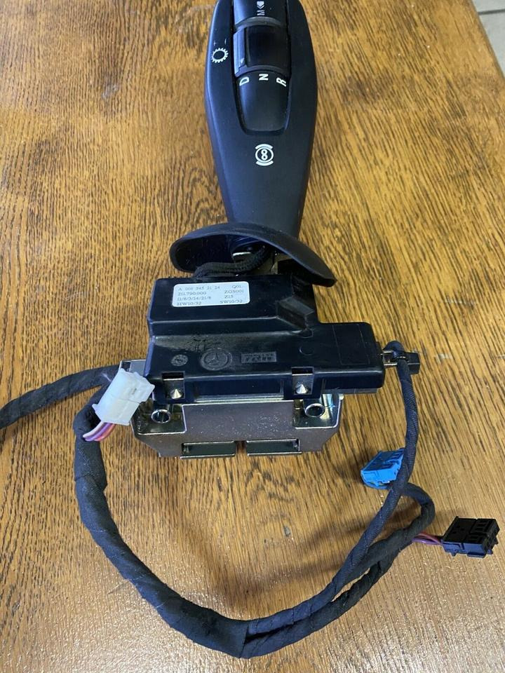 Mercedes Actros MP4 Lenkstockhalter, Schalter Schalthebel - Cabina e interior para Camión: foto 4 Mercedes Actros MP4 Lenkstockhalter, Schalter Schalthebel - Cabina e interior para Camión: foto 4