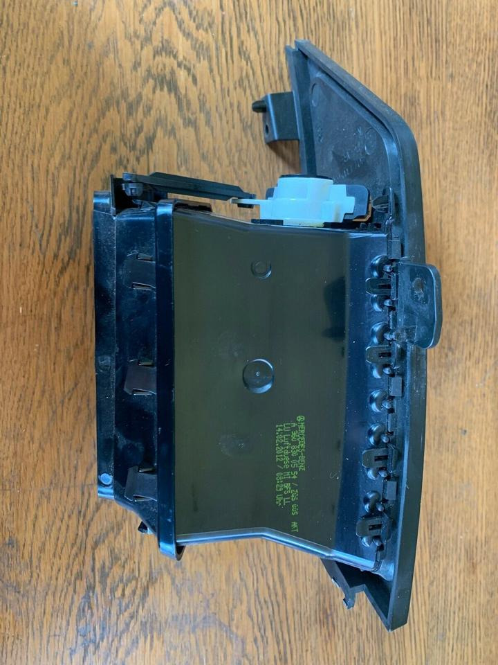 Mercedes Actros MP4 Luftduese A 360 830 05 54 - Cabina e interior para Camión: foto 2 Mercedes Actros MP4 Luftduese A 360 830 05 54 - Cabina e interior para Camión: foto 2