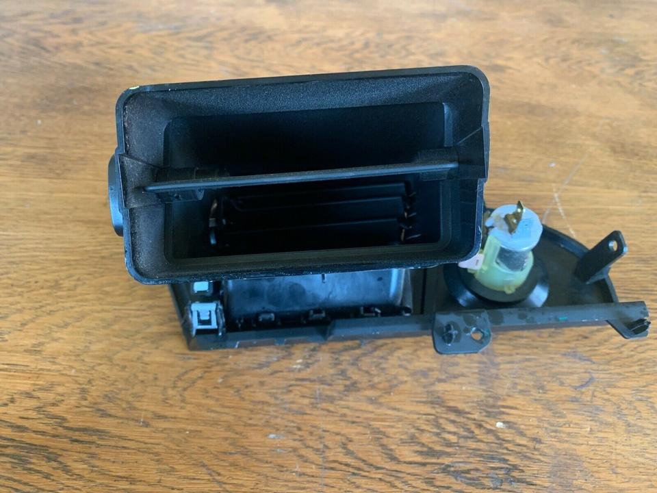 Mercedes Actros MP4 Luftdüse A 960 830 04 54 - Cabina e interior para Camión: foto 2 Mercedes Actros MP4 Luftdüse A 960 830 04 54 - Cabina e interior para Camión: foto 2