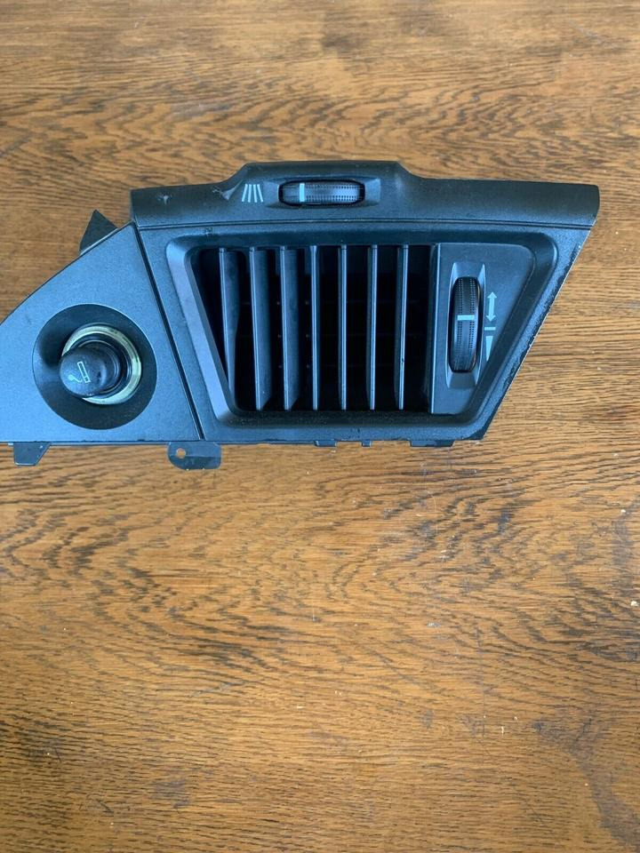 Mercedes Actros MP4 Luftdüse A 960 830 04 54 - Cabina e interior para Camión: foto 1 Mercedes Actros MP4 Luftdüse A 960 830 04 54 - Cabina e interior para Camión: foto 1