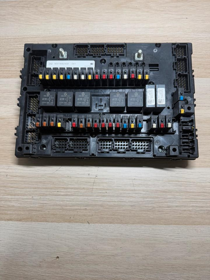Mercedes Actros MP4 Sicherungskasten A0014462458 - Fusible: foto 2 Mercedes Actros MP4 Sicherungskasten A0014462458 - Fusible: foto 2