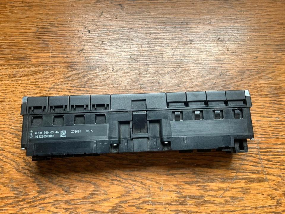 Mercedes Actros MP4 Warnblinkschalter Bedienungspanel A9605400346 - Cabina e interior para Camión: foto 3 Mercedes Actros MP4 Warnblinkschalter Bedienungspanel A9605400346 - Cabina e interior para Camión: foto 3