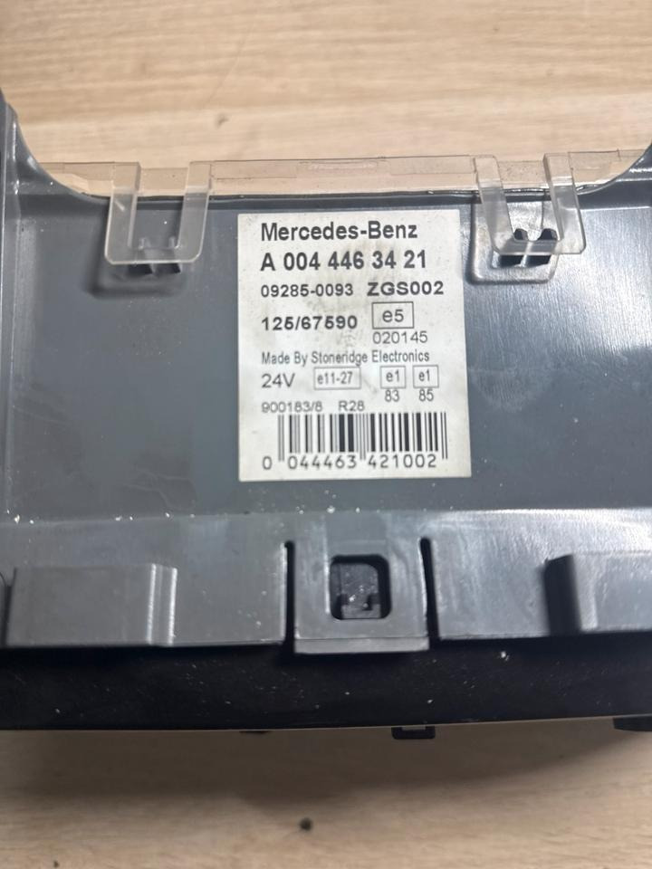 Mercedes Ategi kombiinstrument Tacho A0044463421 - Salpicadero para Camión: foto 4 Mercedes Ategi kombiinstrument Tacho A0044463421 - Salpicadero para Camión: foto 4