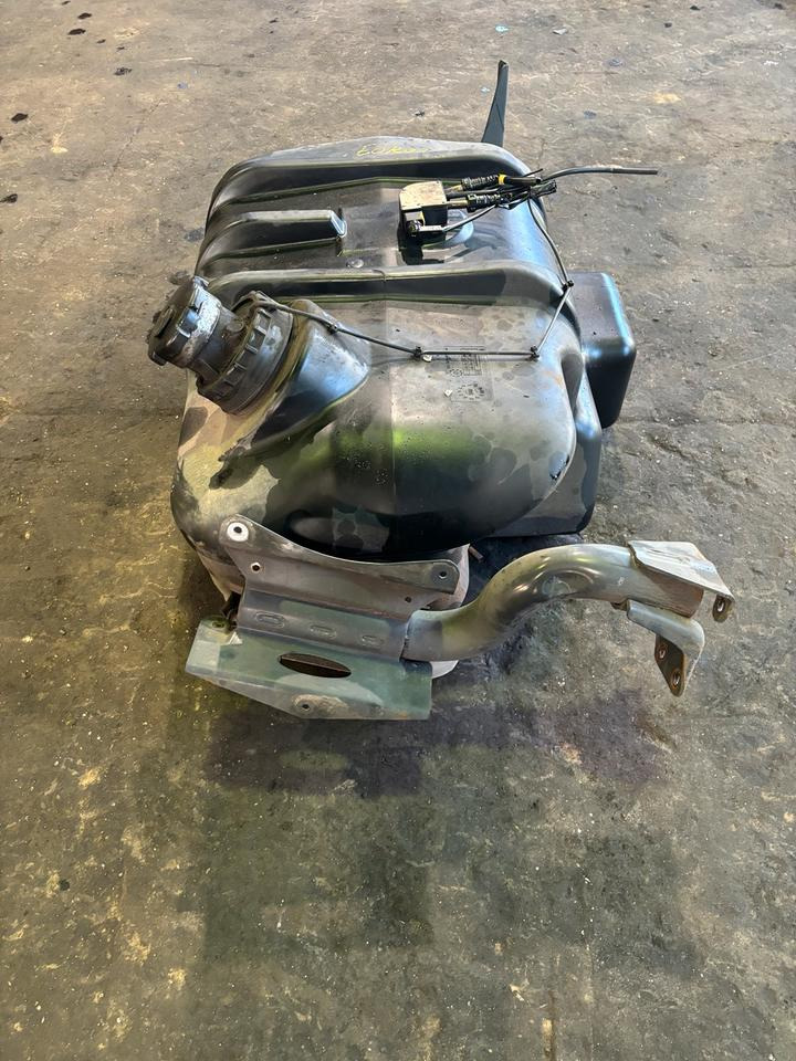 Mercedes Atego 4 EU6 Dieseltank Tank Tankbehälter 200L - Depósito de combustible para Camión: foto 2 Mercedes Atego 4 EU6 Dieseltank Tank Tankbehälter 200L - Depósito de combustible para Camión: foto 2