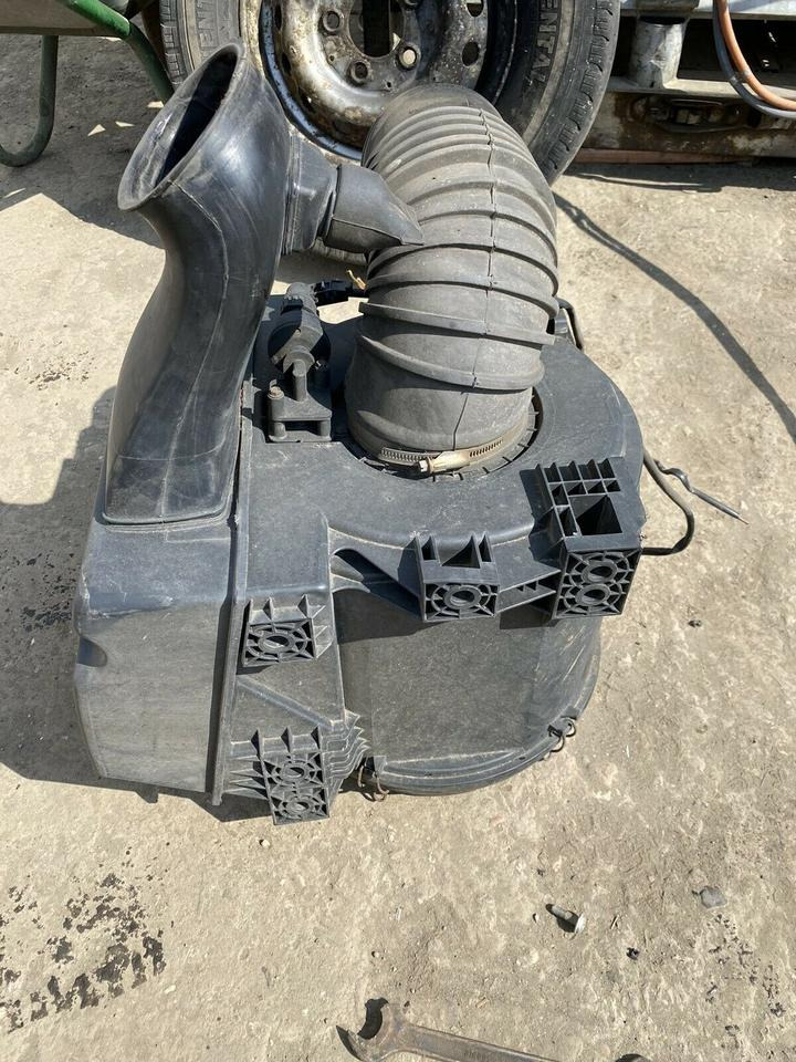 Mercedes Atego Luftfilterkasten Luftfilter Gehäuse A 973 528 06 0 - Filtro de aire para Camión: foto 2 Mercedes Atego Luftfilterkasten Luftfilter Gehäuse A 973 528 06 0 - Filtro de aire para Camión: foto 2