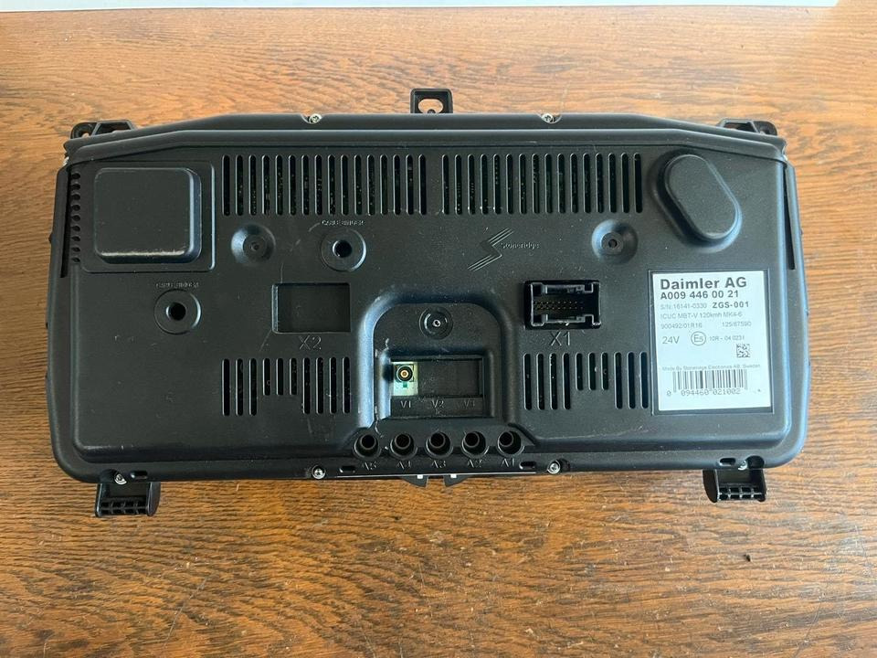 Mercedes Benz Actros MP4 Kombiinstrument / Tacho A0094460021 - Salpicadero para Camión: foto 4 Mercedes Benz Actros MP4 Kombiinstrument / Tacho A0094460021 - Salpicadero para Camión: foto 4