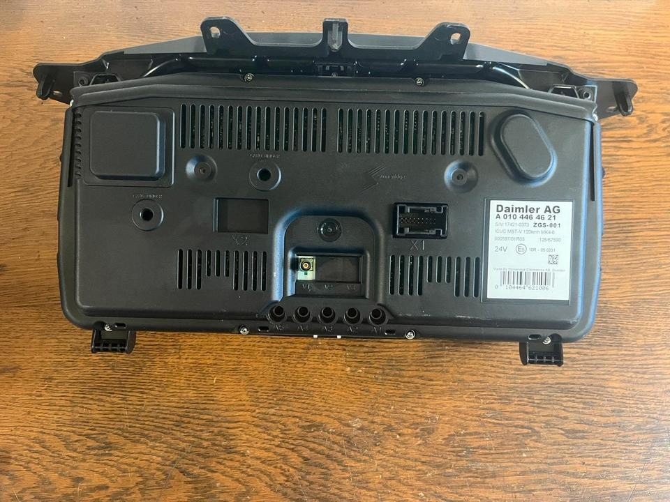 Mercedes Benz Actros MP4 Kombiinstrument / Tacho A0104464621 - Salpicadero para Camión: foto 3 Mercedes Benz Actros MP4 Kombiinstrument / Tacho A0104464621 - Salpicadero para Camión: foto 3