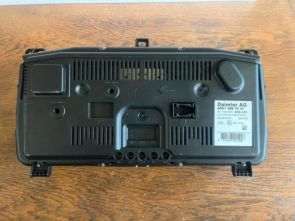 Mercedes Benz Actros MP4 Kombiinstrument / Tacho A9614467021 - Salpicadero para Camión: foto 4 Mercedes Benz Actros MP4 Kombiinstrument / Tacho A9614467021 - Salpicadero para Camión: foto 4