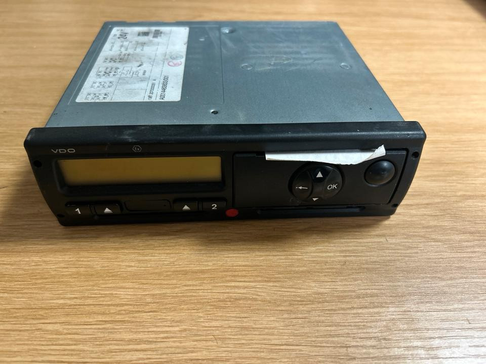 Mercedes-Benz Tachograph  A0014463833 - Tacógrafo para Camión: foto 1 Mercedes-Benz Tachograph  A0014463833 - Tacógrafo para Camión: foto 1