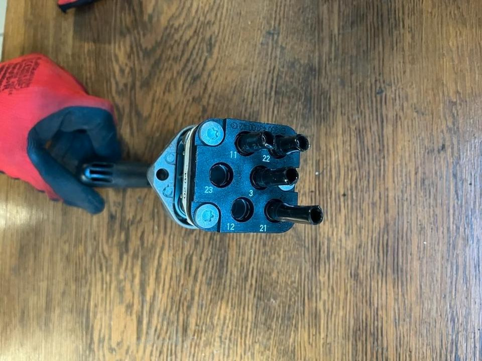 Mercedes Bremsventil Feststellbremse Handbremsventil A0004200284 - Válvula de freno para Camión: foto 4 Mercedes Bremsventil Feststellbremse Handbremsventil A0004200284 - Válvula de freno para Camión: foto 4