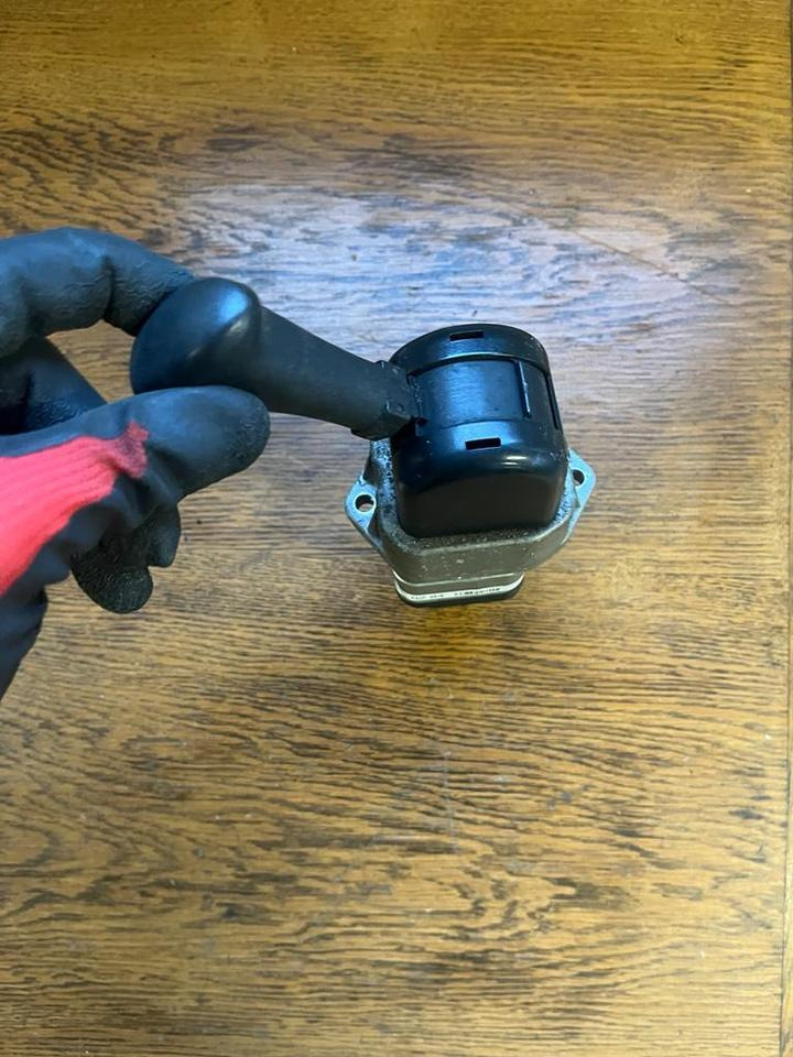 Mercedes Bremsventil Feststellbremse Handbremsventil A0004200284 - Válvula de freno para Camión: foto 3 Mercedes Bremsventil Feststellbremse Handbremsventil A0004200284 - Válvula de freno para Camión: foto 3