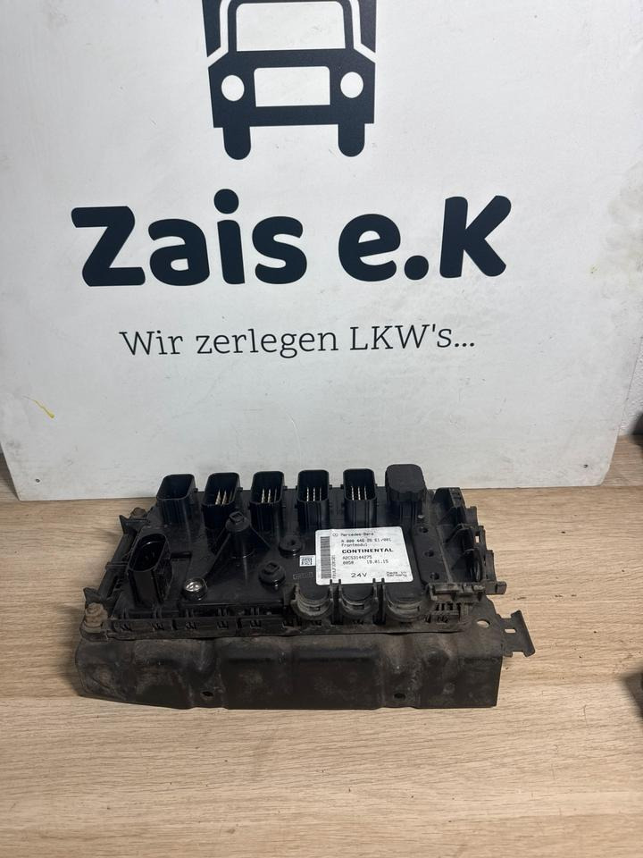 Mercedes Frontmodul CONTINENTAL A0004462661 - Unidad de control para Camión: foto 1 Mercedes Frontmodul CONTINENTAL A0004462661 - Unidad de control para Camión: foto 1