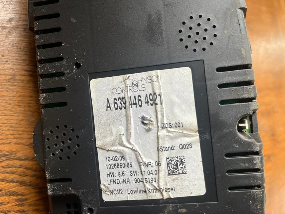 Mercedes Vito Viano W639 Kombiinstrument Tacho A6394464921 - Salpicadero para Camión: foto 2 Mercedes Vito Viano W639 Kombiinstrument Tacho A6394464921 - Salpicadero para Camión: foto 2