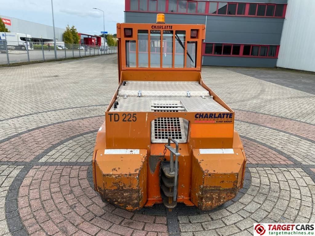 Charlatte TD225 Diesel Tow Truck Tractor 18T capacity - Remolcadora: foto 5 Charlatte TD225 Diesel Tow Truck Tractor 18T capacity - Remolcadora: foto 5