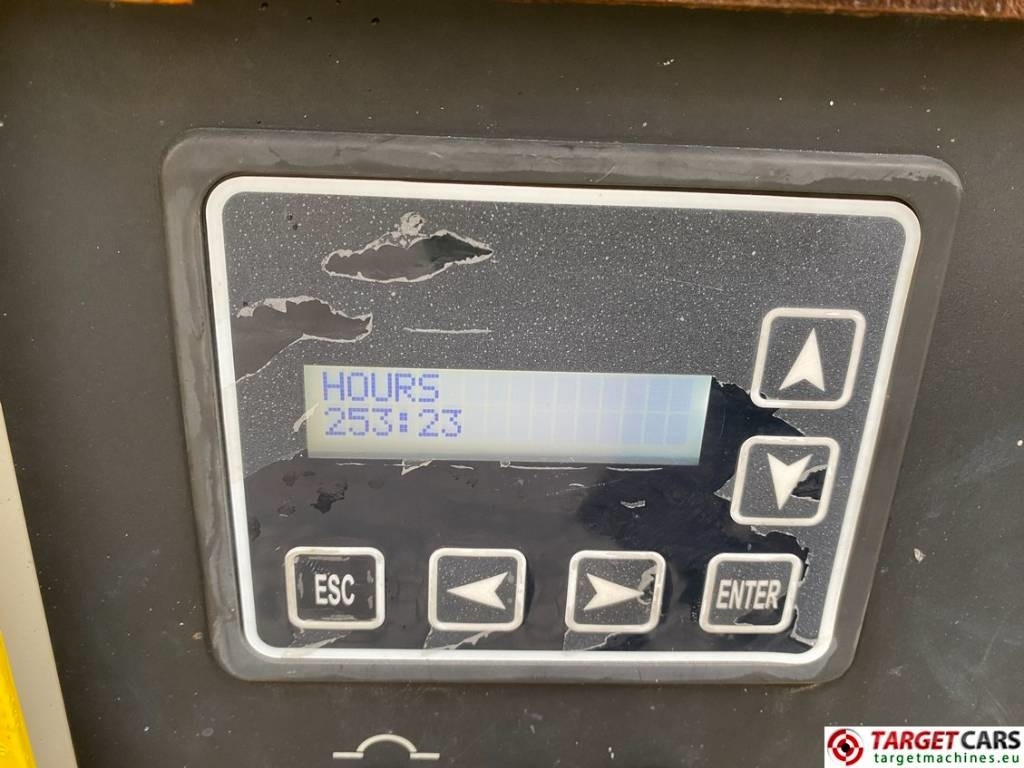 Plataforma de tijeras GMG 6094RT Diesel 4x4 Scissor Work Lift 2020cm: foto 27