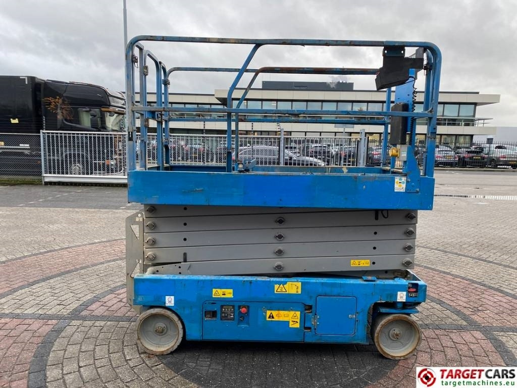 Genie GS-3246 Electric Scissor Work Lift 1175cm - Plataforma de tijeras: foto 3 Genie GS-3246 Electric Scissor Work Lift 1175cm - Plataforma de tijeras: foto 3