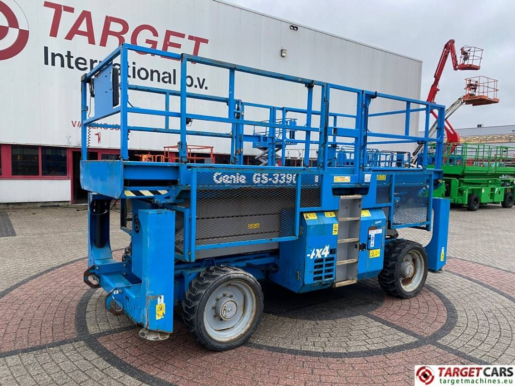 Genie GS-3390RT Diesel 4x4 Scissor Work Lift 1206cm - Plataforma de tijeras: foto 1 Genie GS-3390RT Diesel 4x4 Scissor Work Lift 1206cm - Plataforma de tijeras: foto 1