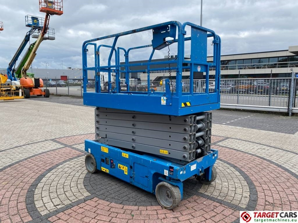Genie GS-4047 Electric Scissor Work Lift 1389cm - Plataforma de tijeras: foto 2 Genie GS-4047 Electric Scissor Work Lift 1389cm - Plataforma de tijeras: foto 2