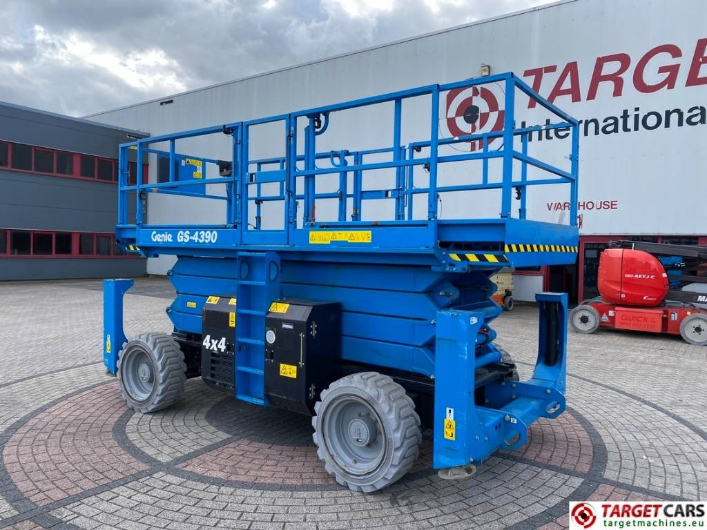 Genie GS-4390 RT LPG Scissor 4x4 Work Lift 1511cm - Plataforma de tijeras: foto 4 Genie GS-4390 RT LPG Scissor 4x4 Work Lift 1511cm - Plataforma de tijeras: foto 4