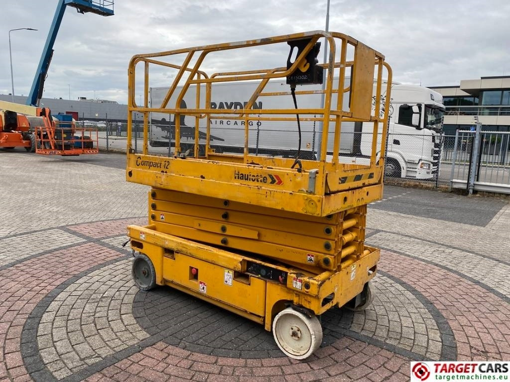 Haulotte Compact 12 Electric Scissor Work Lift 1200cm - Plataforma de tijeras: foto 2 Haulotte Compact 12 Electric Scissor Work Lift 1200cm - Plataforma de tijeras: foto 2