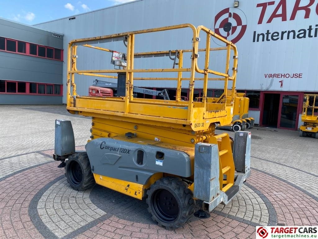 Haulotte Compact 12DX Diesel 4x4 Scissor Work Lift 1206cm - Plataforma de tijeras: foto 4 Haulotte Compact 12DX Diesel 4x4 Scissor Work Lift 1206cm - Plataforma de tijeras: foto 4