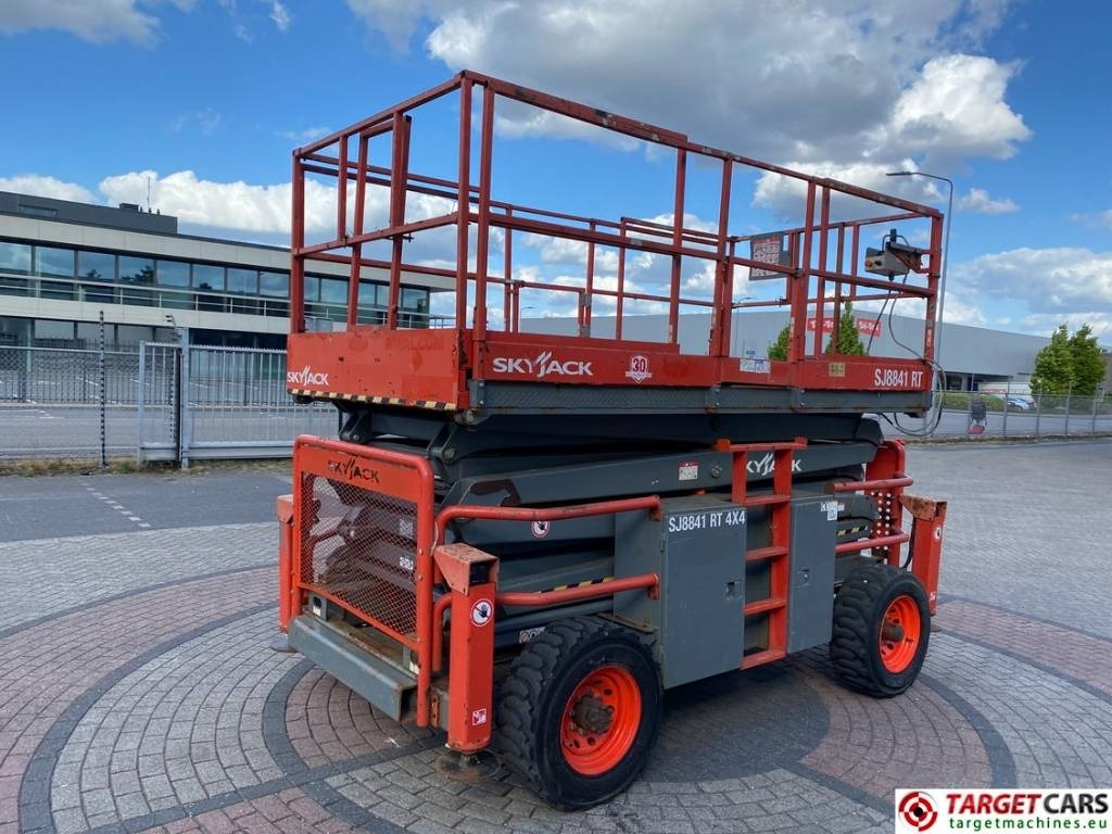 SkyJack SJ8841RT Diesel 4x4 SJ8841 Scissor WorkLift 1430cm - Plataforma de tijeras: foto 3 SkyJack SJ8841RT Diesel 4x4 SJ8841 Scissor WorkLift 1430cm - Plataforma de tijeras: foto 3
