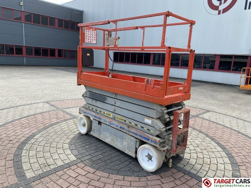 SkyJack SJIII-3226 Electric 3226 Scissor Work Lift 990cm - Plataforma de tijeras: foto 4 SkyJack SJIII-3226 Electric 3226 Scissor Work Lift 990cm - Plataforma de tijeras: foto 4