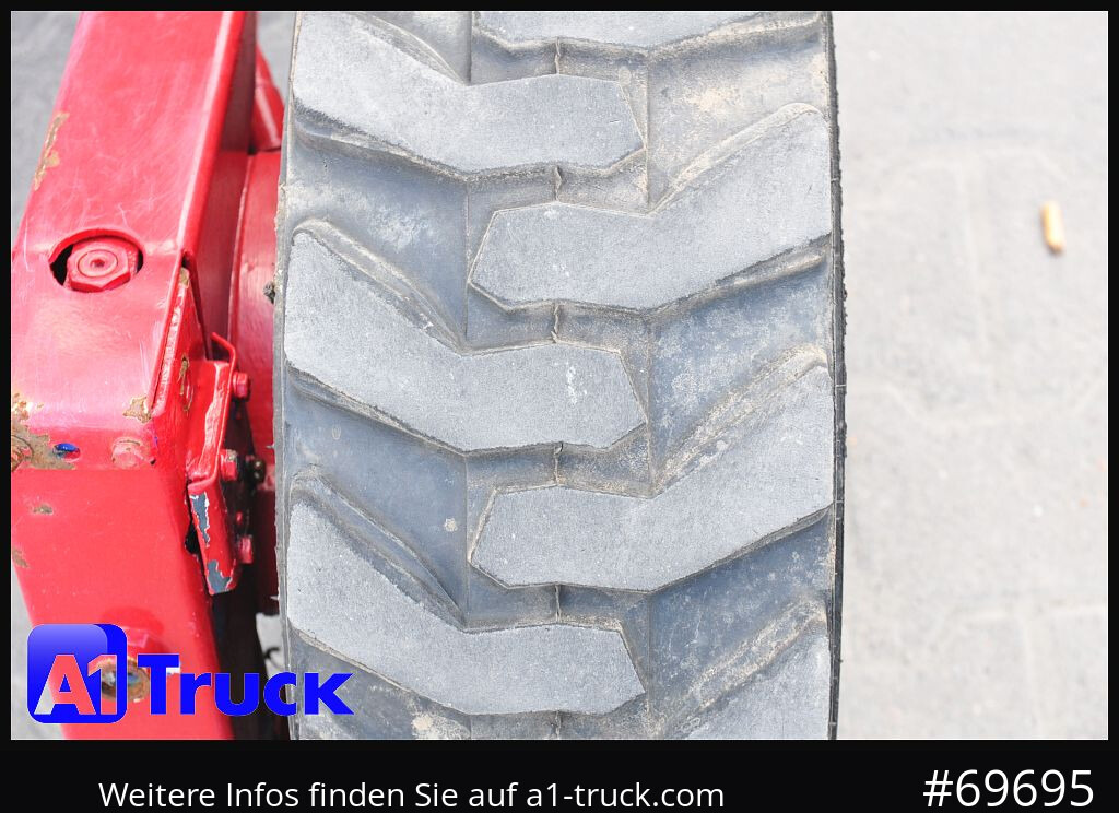 MOFETT Z2-3F-2530, Mitnahmestapler, 2500kg, Kooi Aap - Carretilla elevadora diésel: foto 4 MOFETT Z2-3F-2530, Mitnahmestapler, 2500kg, Kooi Aap - Carretilla elevadora diésel: foto 4