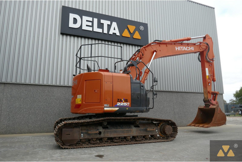 Hitachi ZX225USLC-6 - Excavadora de cadenas: foto 5 Hitachi ZX225USLC-6 - Excavadora de cadenas: foto 5