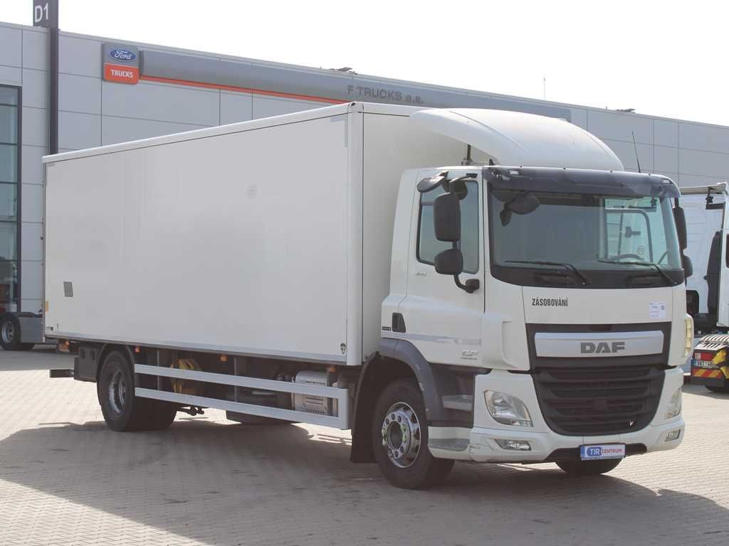 DAF CF 320, TAIL LIFT, EURO 6 - Camión caja cerrada: foto 2 DAF CF 320, TAIL LIFT, EURO 6 - Camión caja cerrada: foto 2