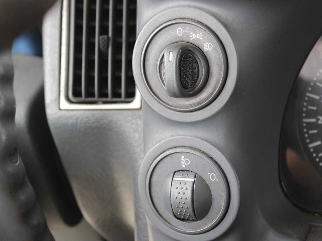 Camión lona Iveco EUROCARGO 75E18, EURO 4, PNEU 80%: foto 15 Camión lona Iveco EUROCARGO 75E18, EURO 4, PNEU 80%: foto 15