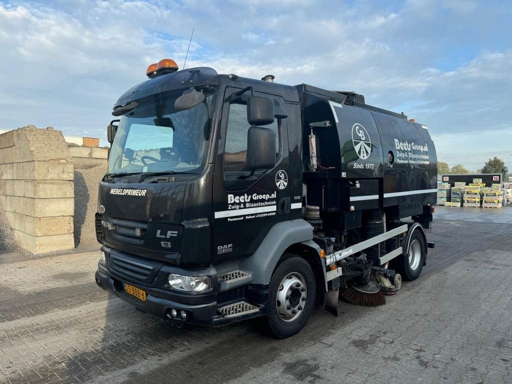 DAF FA LF55 - Barredora vial: foto 2 DAF FA LF55 - Barredora vial: foto 2