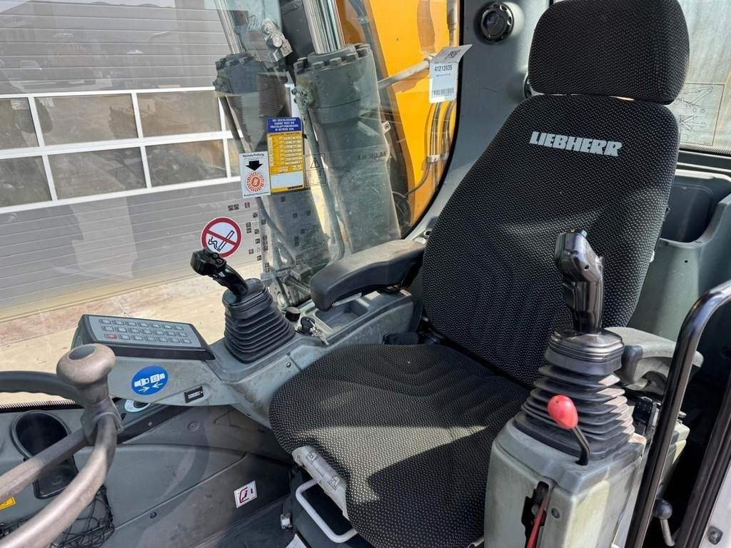Manipulador de materiales Liebherr LH 30 M: foto 9