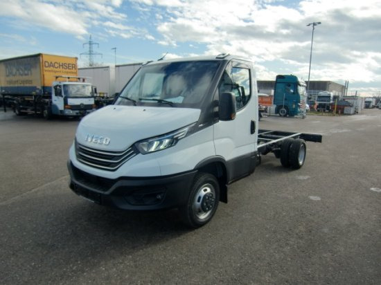 Iveco Daily 40 - 180 Fahrgestell, E6 Automatik mehrere Einheiten verfügbar - Camión chasis: foto 1 Iveco Daily 40 - 180 Fahrgestell, E6 Automatik mehrere Einheiten verfügbar - Camión chasis: foto 1