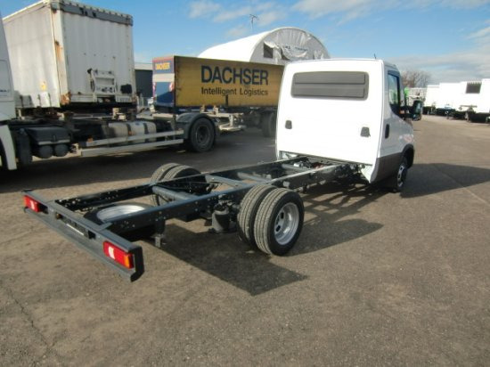Iveco Daily 40 - 180 Fahrgestell, E6 Automatik mehrere Einheiten verfügbar - Camión chasis: foto 4 Iveco Daily 40 - 180 Fahrgestell, E6 Automatik mehrere Einheiten verfügbar - Camión chasis: foto 4