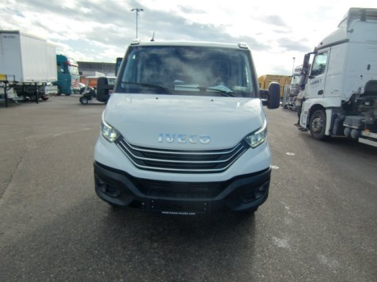 Iveco Daily 40 - 180 Fahrgestell, E6 Automatik mehrere Einheiten verfügbar - Camión chasis: foto 2 Iveco Daily 40 - 180 Fahrgestell, E6 Automatik mehrere Einheiten verfügbar - Camión chasis: foto 2