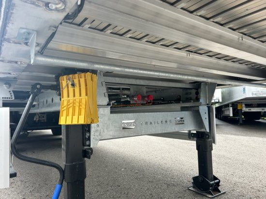 Knapen K100 Schubboden, Neufahrzeug, 10mm Boden, Liftachse, Funk - Semirremolque piso movil: foto 5 Knapen K100 Schubboden, Neufahrzeug, 10mm Boden, Liftachse, Funk - Semirremolque piso movil: foto 5