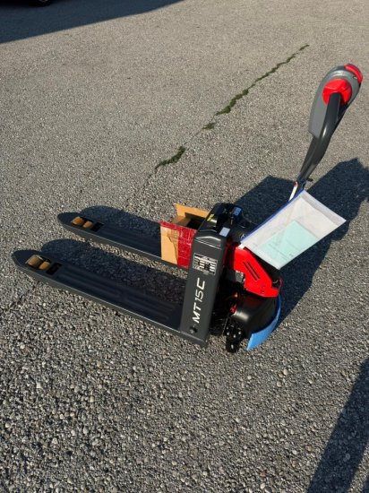 Linde Niederhubwagen MT15C - Transpaleta: foto 1 Linde Niederhubwagen MT15C - Transpaleta: foto 1