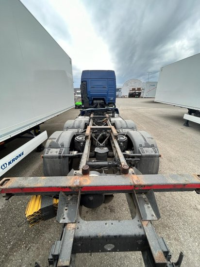 MAN TGX 26.440 XLX 6x2 Liftachse, Euro 6, Retarder, Motorschaden engine damage! - Camión portacontenedore/ Intercambiable: foto 4 MAN TGX 26.440 XLX 6x2 Liftachse, Euro 6, Retarder, Motorschaden engine damage! - Camión portacontenedore/ Intercambiable: foto 4