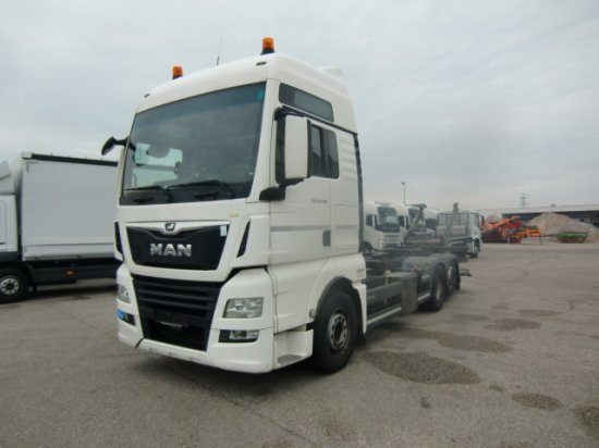 MAN TGX 26.460 XXL 6x2 Liftachse Euro 6 Unterfaltbühne - Camión portacontenedore/ Intercambiable: foto 1 MAN TGX 26.460 XXL 6x2 Liftachse Euro 6 Unterfaltbühne - Camión portacontenedore/ Intercambiable: foto 1