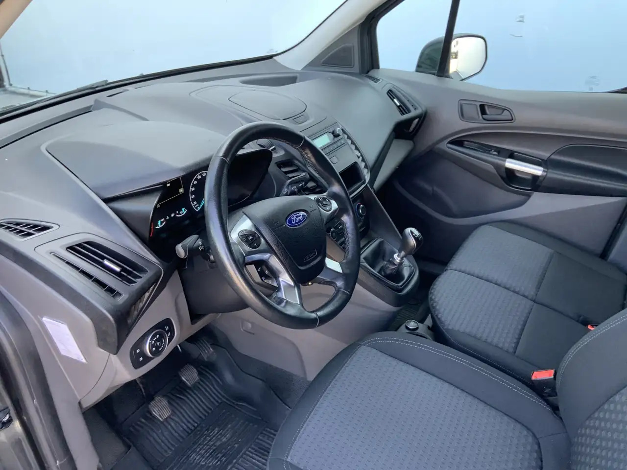 Ford Transit Connect 1.5 EcoBlue L1 Trend Airco Cruise 3 Zits Trekhaak - Furgoneta pequeña: foto 5 Ford Transit Connect 1.5 EcoBlue L1 Trend Airco Cruise 3 Zits Trekhaak - Furgoneta pequeña: foto 5