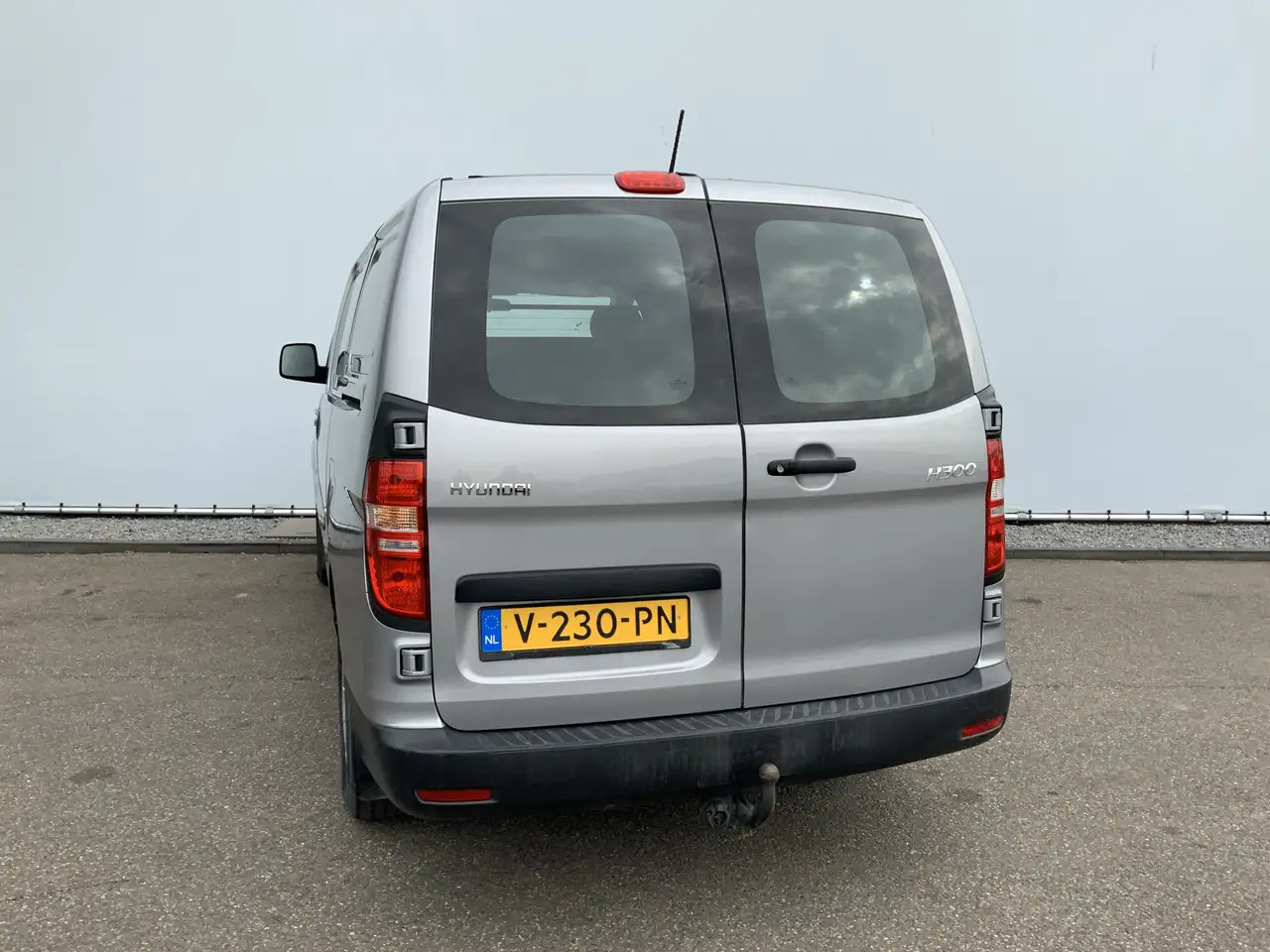 Hyundai H 300 2.5 CRDi Dynamic Airco Cruise 3 Zits Trekhaak 2300 - Furgón: foto 2 Hyundai H 300 2.5 CRDi Dynamic Airco Cruise 3 Zits Trekhaak 2300 - Furgón: foto 2