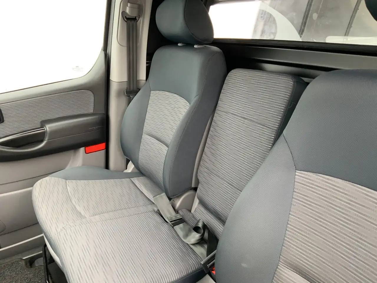 Hyundai H 300 2.5 CRDi Dynamic Airco Cruise 3 Zits Trekhaak 2300 - Furgón: foto 5 Hyundai H 300 2.5 CRDi Dynamic Airco Cruise 3 Zits Trekhaak 2300 - Furgón: foto 5