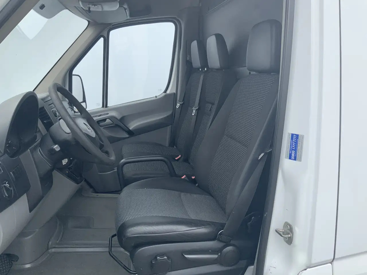 Mercedes-Benz 311 2.2 CDI 325 HDSprinter L2H1 Automaat 3 Zits Ai - Furgón: foto 4 Mercedes-Benz 311 2.2 CDI 325 HDSprinter L2H1 Automaat 3 Zits Ai - Furgón: foto 4