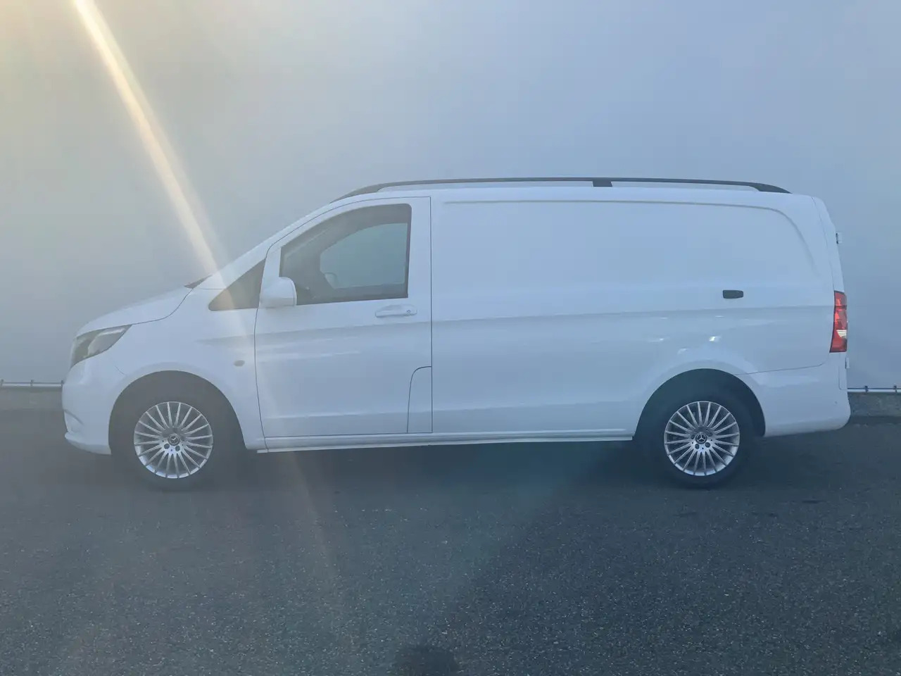 Mercedes-Benz Vito 116 CDI Lang Airco Cruise Navi 3 Zits Alu Velg Tre - Furgón: foto 2 Mercedes-Benz Vito 116 CDI Lang Airco Cruise Navi 3 Zits Alu Velg Tre - Furgón: foto 2